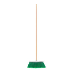 Escoba grande tipo cepillo, cerdas de PVC, bastón de madera